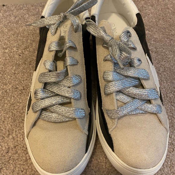 Women’s Star Sneakers - Picture 3 of 4